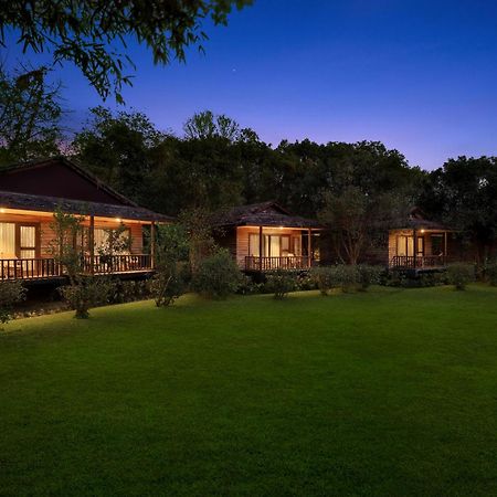 Tigerland Safari - A Lemon Tree Resort, Chitwan, Nepal Patlahara Dış mekan fotoğraf